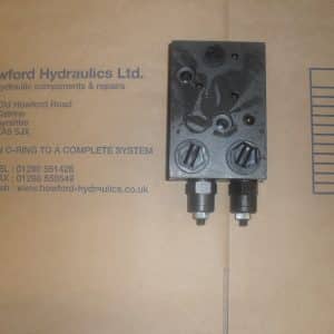 OMS TYPE MOTOR MOUNTED DUAL OVER CENTRE VALVE WITH BRAKE REL