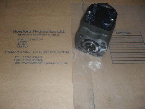OSPB 100 TYPE STEERING UNIT - OPEN CENTRE - 1/2" BSP PORTS