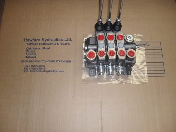 3 BANK 1/2 BSP DOUBLE ACTING SECTIONAL VALVE